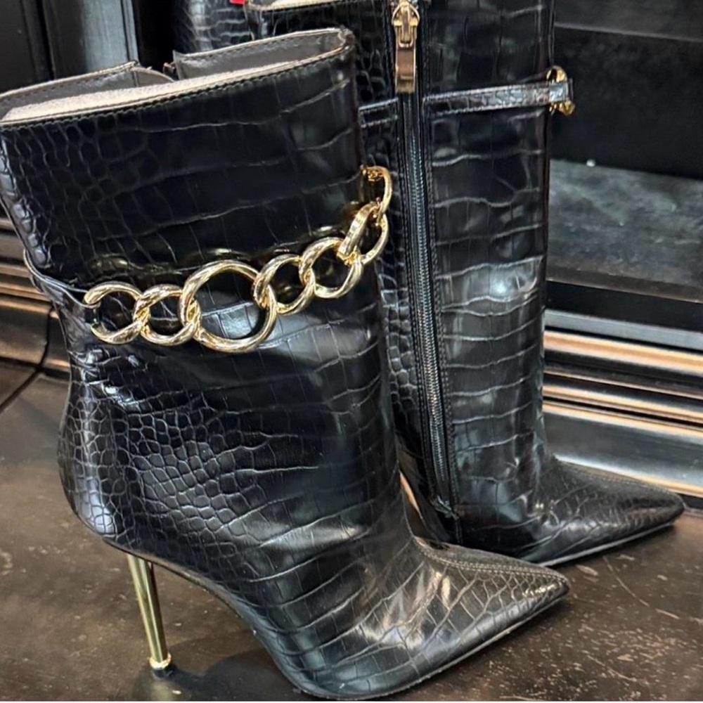 Fashion Nova Elegant Black Croc-Embossed Heeled Boots